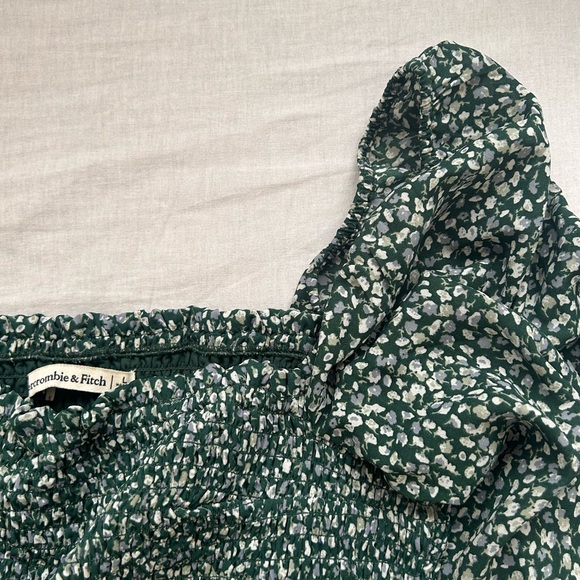 Abercrombie & Fitch Dark Green Floral Blouse - Picture 1 of 3